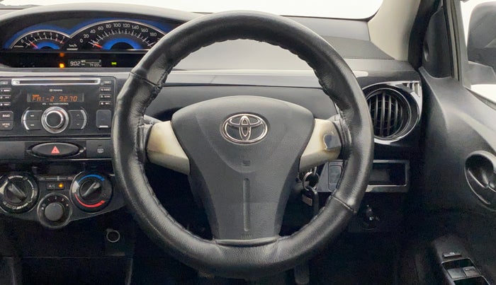 2014 Toyota Etios CROSS 1.2 G, Petrol, Manual, 74,122 km, Steering Wheel Close Up