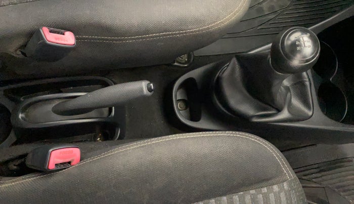 2014 Toyota Etios CROSS 1.2 G, Petrol, Manual, 74,122 km, Gear Lever