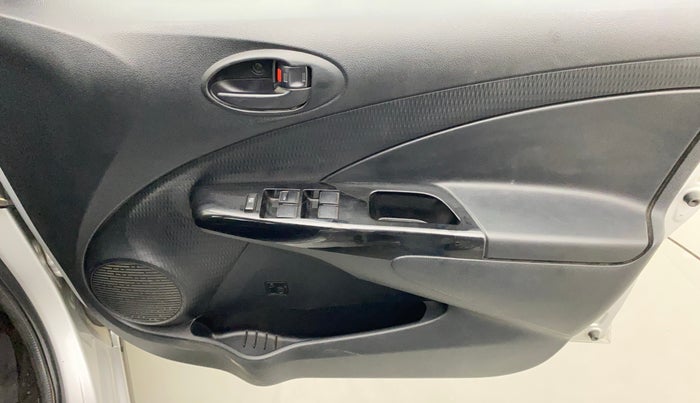 2014 Toyota Etios CROSS 1.2 G, Petrol, Manual, 74,122 km, Driver Side Door Panels Control