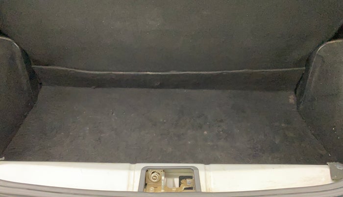 2014 Toyota Etios CROSS 1.2 G, Petrol, Manual, 74,122 km, Boot Inside