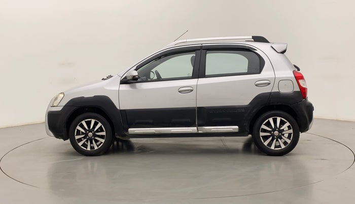 2014 Toyota Etios CROSS 1.2 G, Petrol, Manual, 74,122 km, Left Side