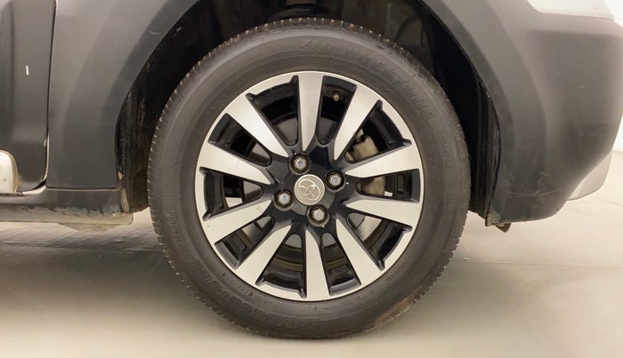 2014 Toyota Etios CROSS 1.2 G, Petrol, Manual, 74,122 km, Right Front Wheel