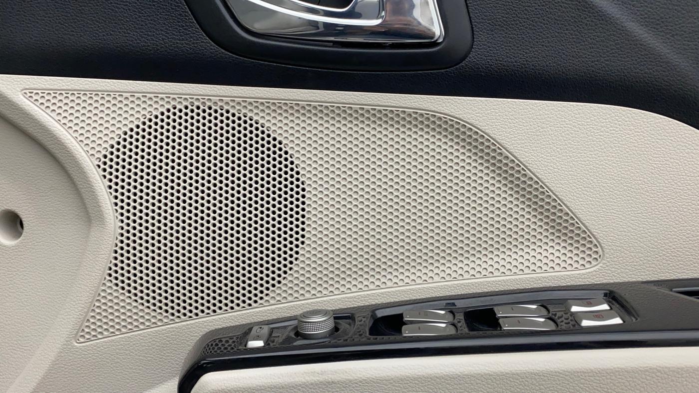 2021 Mahindra XUV300 W8 (O) 1.2 PETROL, Petrol, Manual, 9,715 km, Speaker