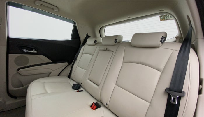 2021 Mahindra XUV300 W8 (O) 1.2 PETROL, Petrol, Manual, 9,715 km, Right Side Rear Door Cabin