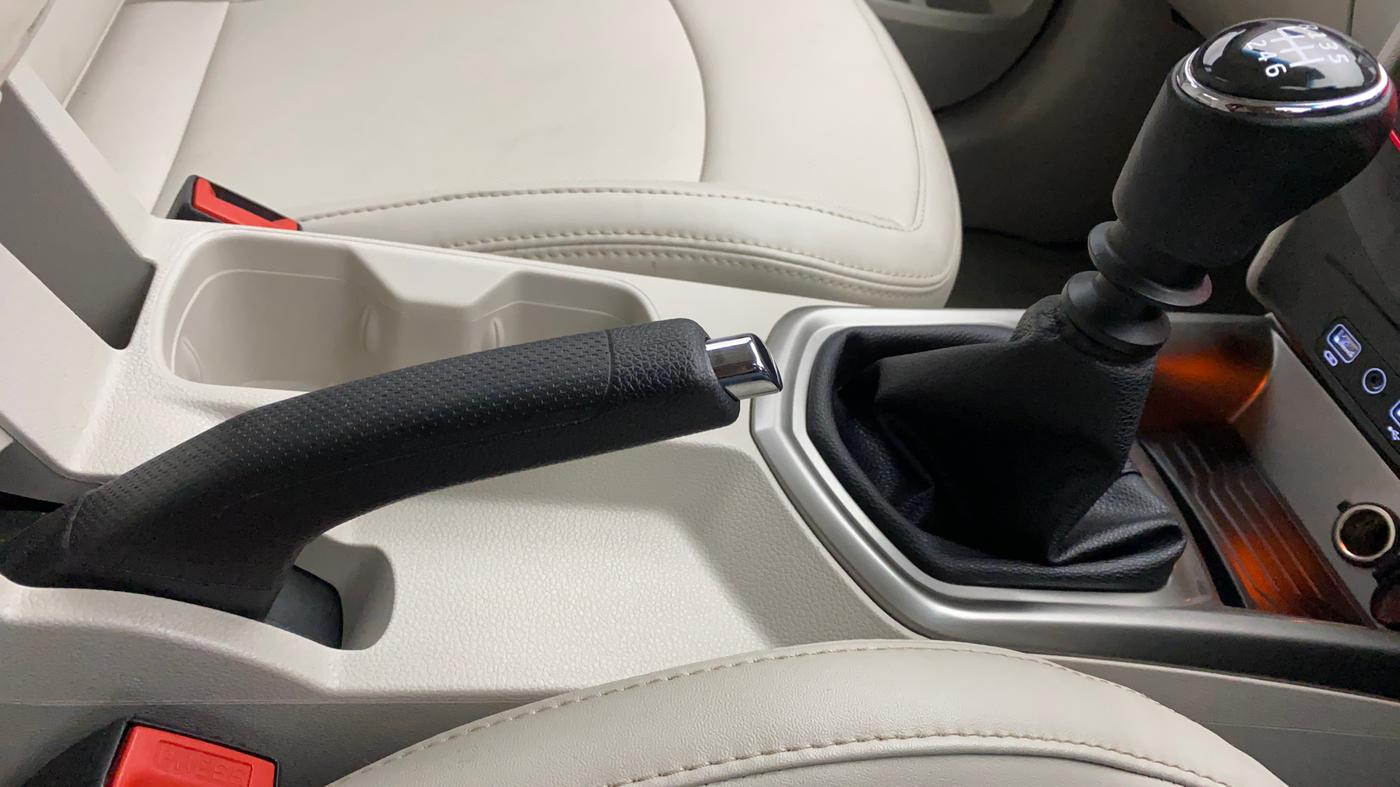 2021 Mahindra XUV300 W8 (O) 1.2 PETROL, Petrol, Manual, 9,715 km, Gear Lever