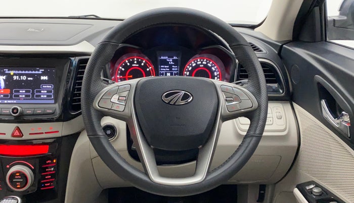 2021 Mahindra XUV300 W8 (O) 1.2 PETROL, Petrol, Manual, 9,715 km, Steering Wheel Close Up