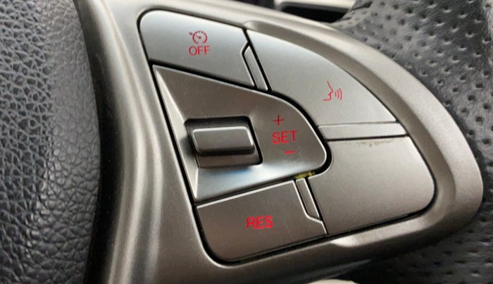 2021 Mahindra XUV300 W8 (O) 1.2 PETROL, Petrol, Manual, 9,715 km, Adaptive Cruise Control