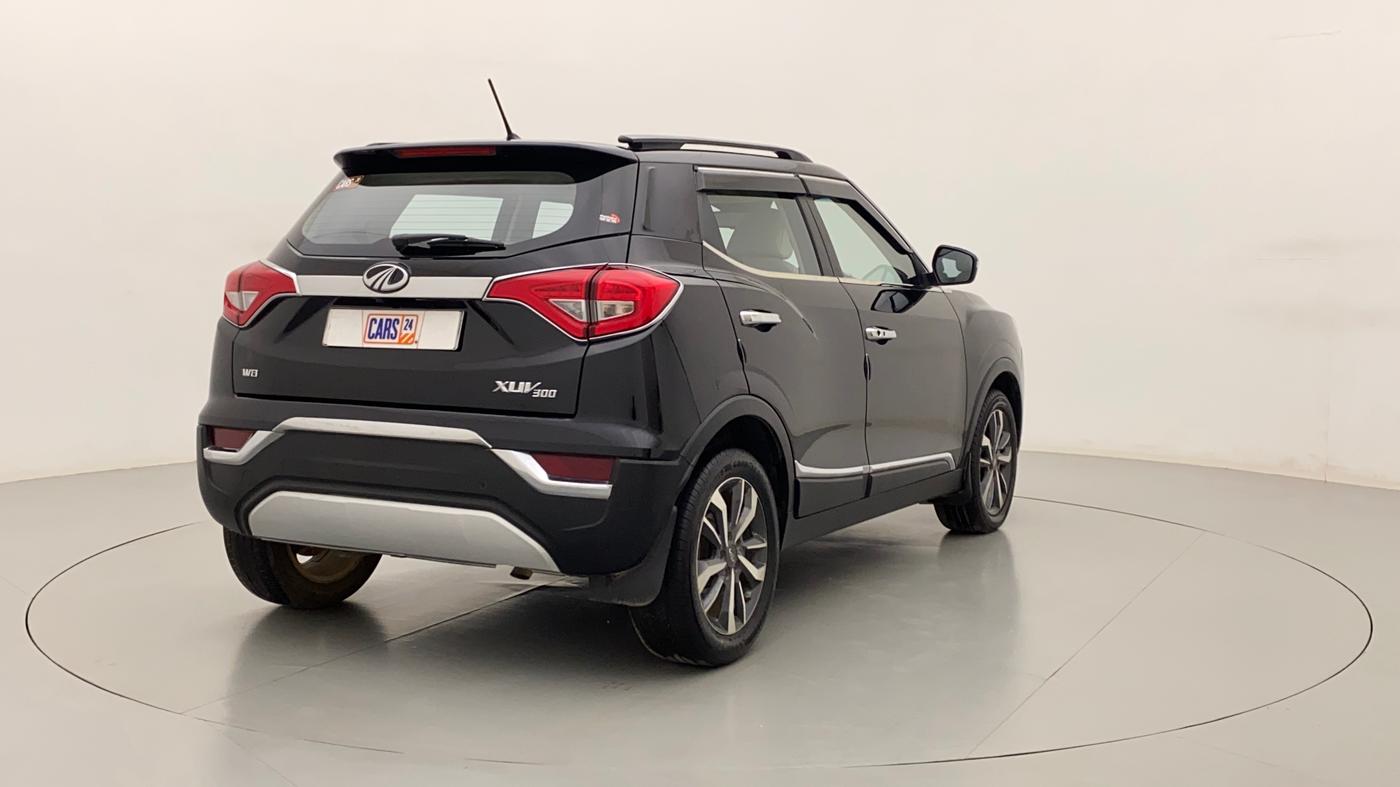 2021 Mahindra XUV300 W8 (O) 1.2 PETROL, Petrol, Manual, 9,715 km, Right Back Diagonal