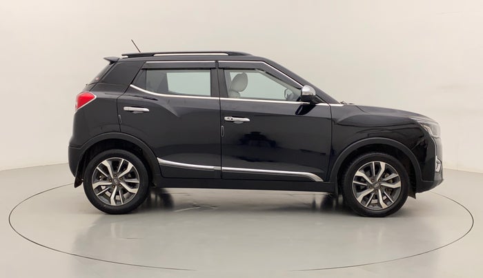 2021 Mahindra XUV300 W8 (O) 1.2 PETROL, Petrol, Manual, 9,715 km, Right Side View