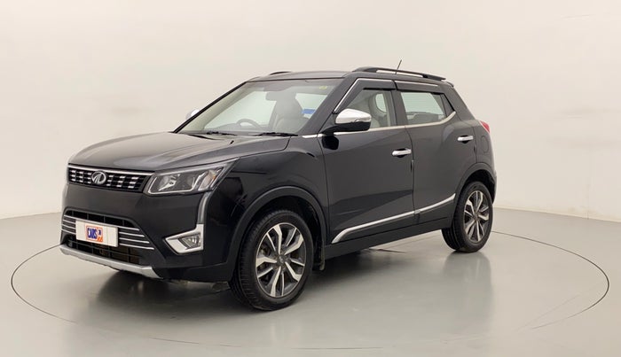 2021 Mahindra XUV300 W8 (O) 1.2 PETROL, Petrol, Manual, 9,715 km, Left Front Diagonal