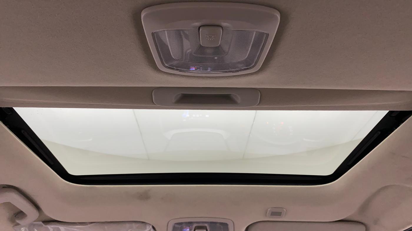 2021 Mahindra XUV300 W8 (O) 1.2 PETROL, Petrol, Manual, 9,715 km, Moonroof/ Sunroof