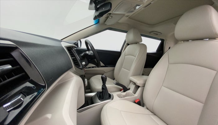 2021 Mahindra XUV300 W8 (O) 1.2 PETROL, Petrol, Manual, 9,715 km, Right Side Front Door Cabin