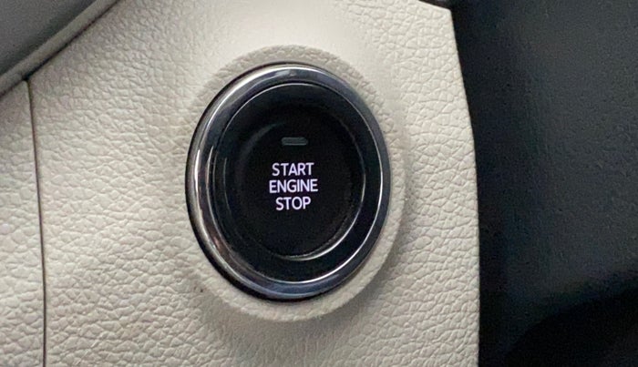 2021 Mahindra XUV300 W8 (O) 1.2 PETROL, Petrol, Manual, 9,715 km, Keyless Start/ Stop Button