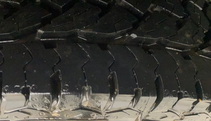 2019 Renault Duster 110 PS RXS 4X2 AMT DIESEL, Diesel, Automatic, 67,120 km, Left Rear Tyre Tread