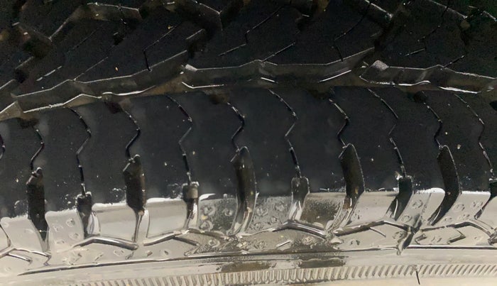 2019 Renault Duster 110 PS RXS 4X2 AMT DIESEL, Diesel, Automatic, 67,120 km, Right Rear Tyre Tread