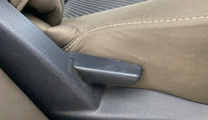 2019 Renault Duster 110 PS RXS 4X2 AMT DIESEL, Diesel, Automatic, 67,120 km, Driver Side Adjustment Panel