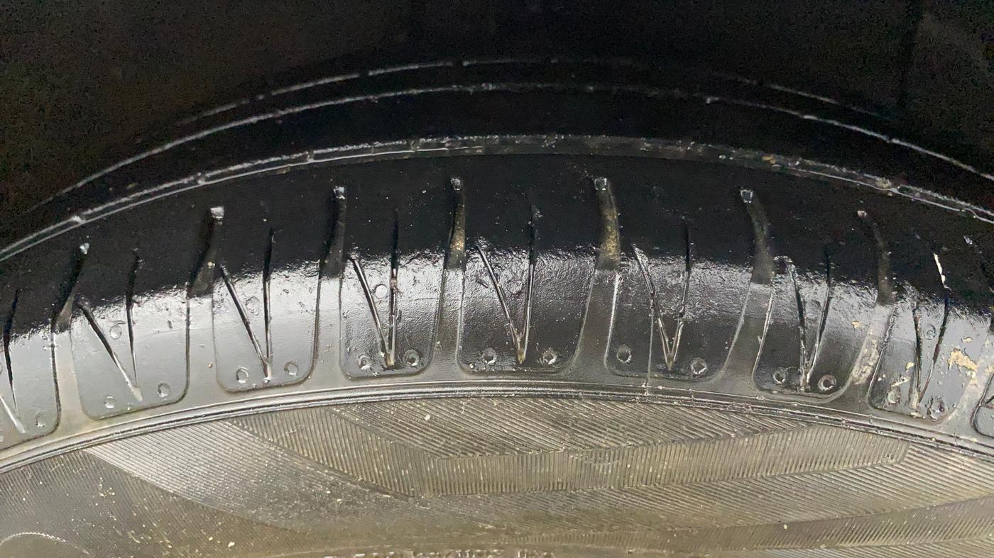 2014 Hyundai Xcent SX AT 1.2 (O), Petrol, Automatic, 88,057 km, Right Front Tyre Tread