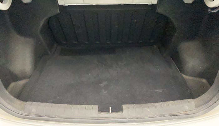 2014 Hyundai Xcent SX AT 1.2 (O), Petrol, Automatic, 88,100 km, Boot Inside