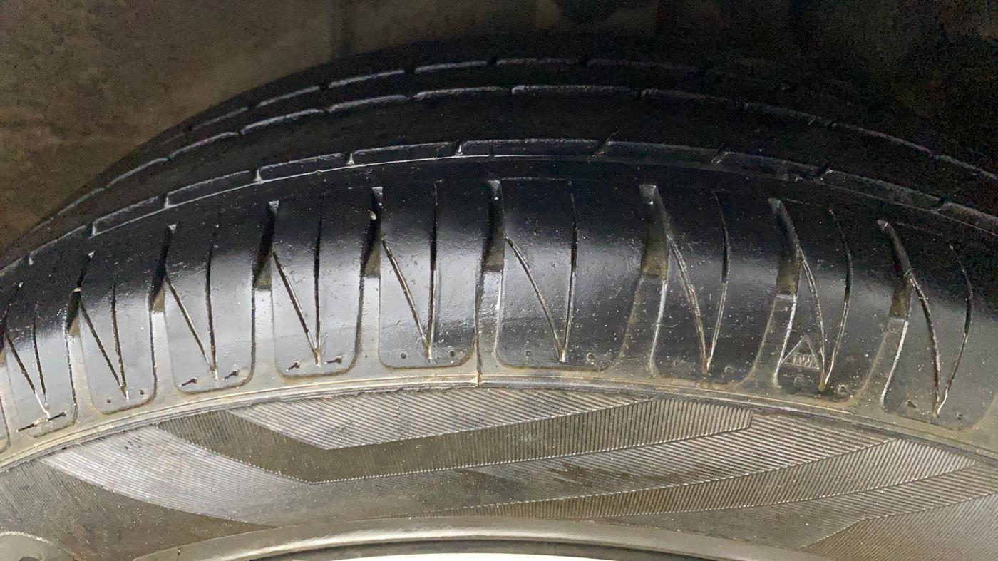 2014 Hyundai Xcent SX AT 1.2 (O), Petrol, Automatic, 88,057 km, Left Rear Tyre Tread