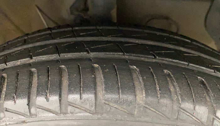 2020 Hyundai NEW SANTRO MAGNA, Petrol, Manual, 31,723 km, Right Front Tyre Tread