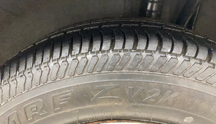 2013 Renault Scala RXE DIESEL, Diesel, Manual, 1,18,187 km, Left Rear Tyre Tread