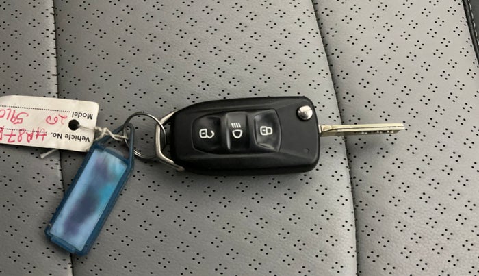 2020 Tata Tiago XT PETROL, Petrol, Manual, 34,785 km, Key Close Up