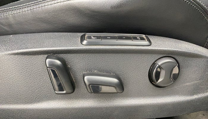 2018 Volkswagen Passat HIGHLINE DSG, Diesel, Automatic, 1,08,680 km, Driver Side Adjustment Panel