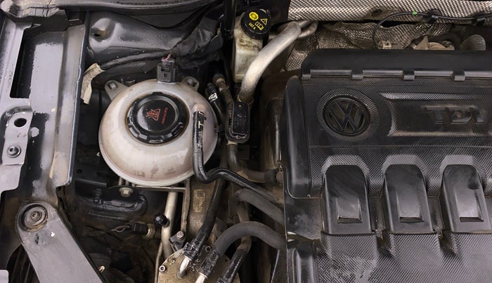 2018 Volkswagen Passat HIGHLINE DSG, Diesel, Automatic, 1,08,680 km, Engine View - Right