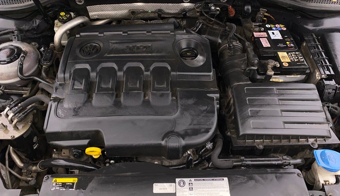 2018 Volkswagen Passat HIGHLINE DSG, Diesel, Automatic, 1,08,680 km, Engine View