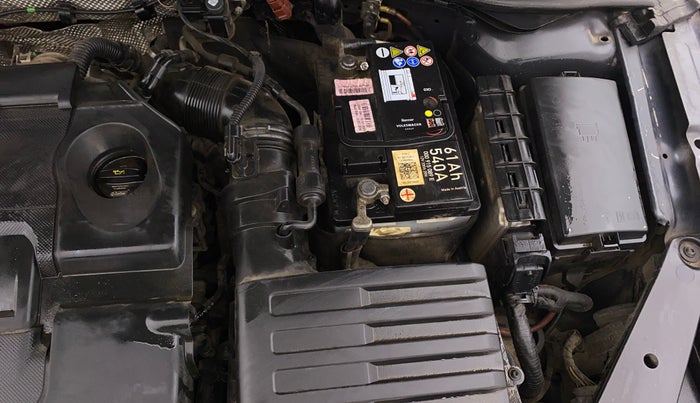 2018 Volkswagen Passat HIGHLINE DSG, Diesel, Automatic, 1,08,680 km, Engine View - Left