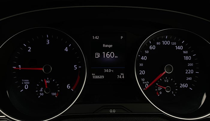 2018 Volkswagen Passat HIGHLINE DSG, Diesel, Automatic, 1,08,680 km, Odometer Image