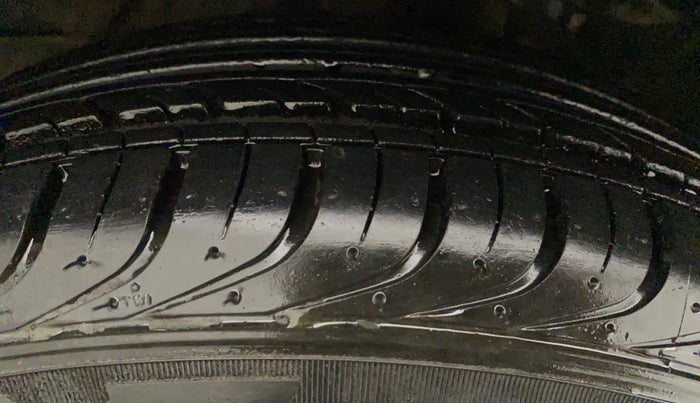 2013 Hyundai i20 MAGNA 1.2, Petrol, Manual, 40,449 km, Right Rear Tyre Tread