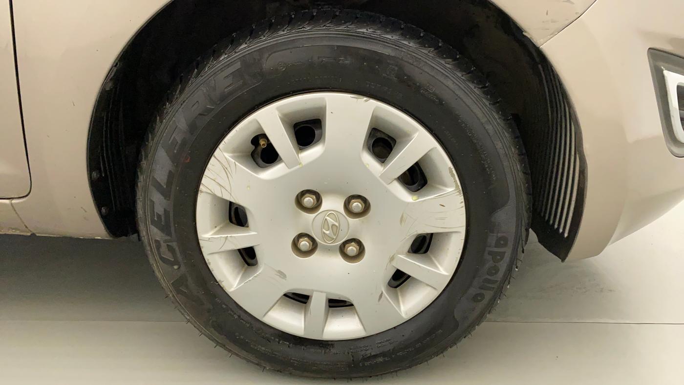 2013 Hyundai i20 MAGNA 1.2, Petrol, Manual, 40,449 km, Right Front Wheel