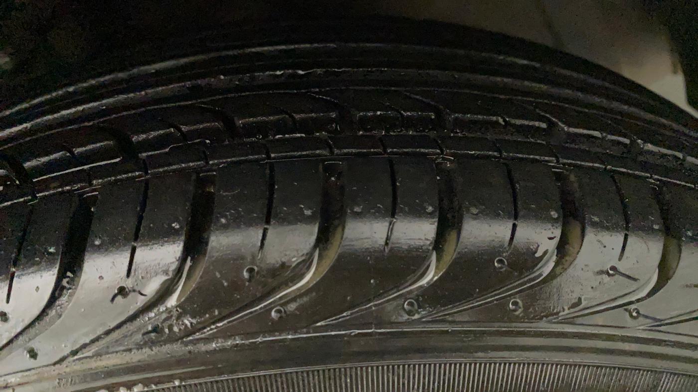 2013 Hyundai i20 MAGNA 1.2, Petrol, Manual, 40,449 km, Left Rear Tyre Tread