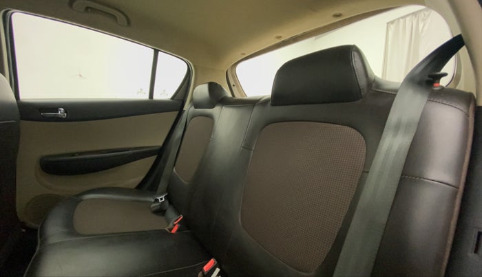2013 Hyundai i20 MAGNA 1.2, Petrol, Manual, 40,449 km, Right Side Rear Door Cabin
