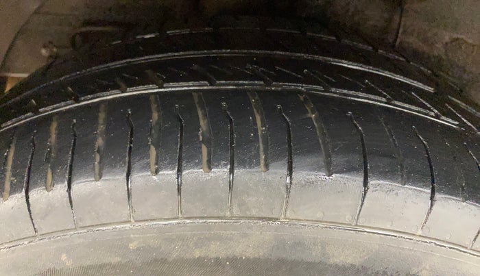 2017 Hyundai Elite i20 SPORTZ 1.2, Petrol, Manual, 92,495 km, Right Rear Tyre Tread