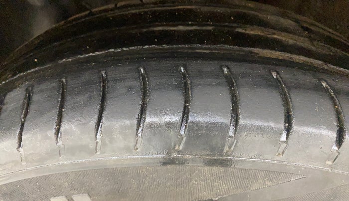 2017 Hyundai Elite i20 SPORTZ 1.2, Petrol, Manual, 92,495 km, Left Front Tyre Tread