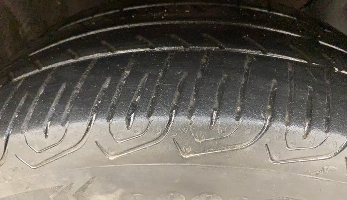 2017 Hyundai Elite i20 SPORTZ 1.2, Petrol, Manual, 92,495 km, Right Front Tyre Tread