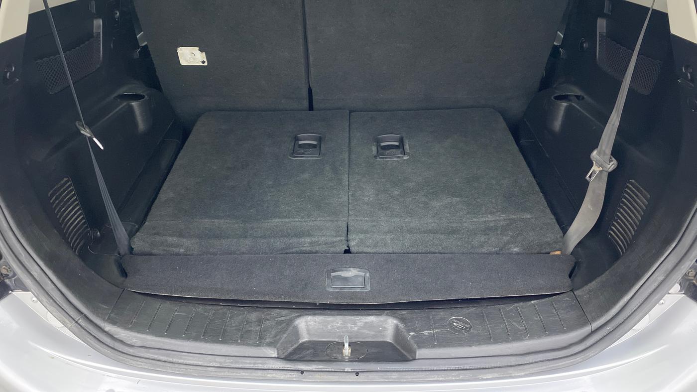2018 Mahindra XUV500 W5 FWD, Diesel, Manual, 35,913 km, Boot Inside