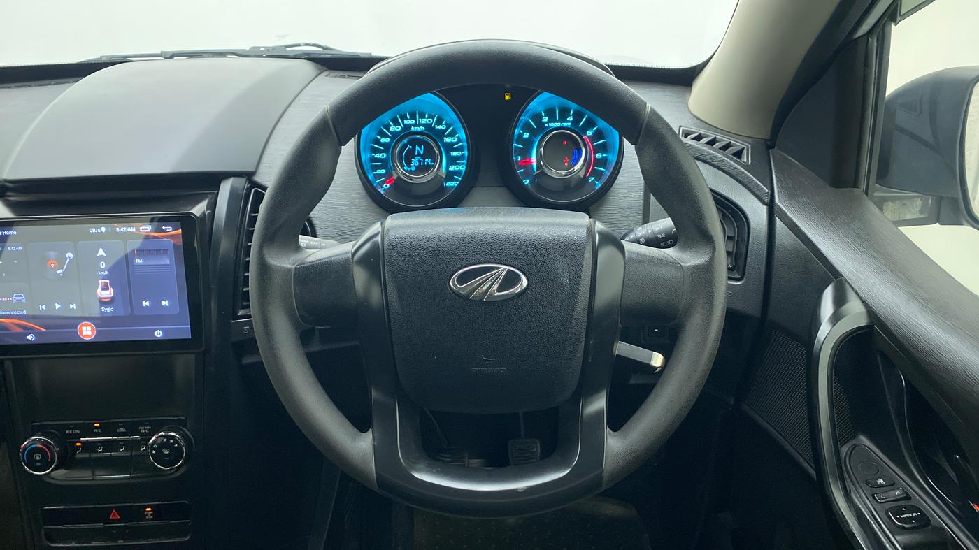 2018 Mahindra XUV500 W5 FWD, Diesel, Manual, 35,913 km, Steering Wheel Close Up