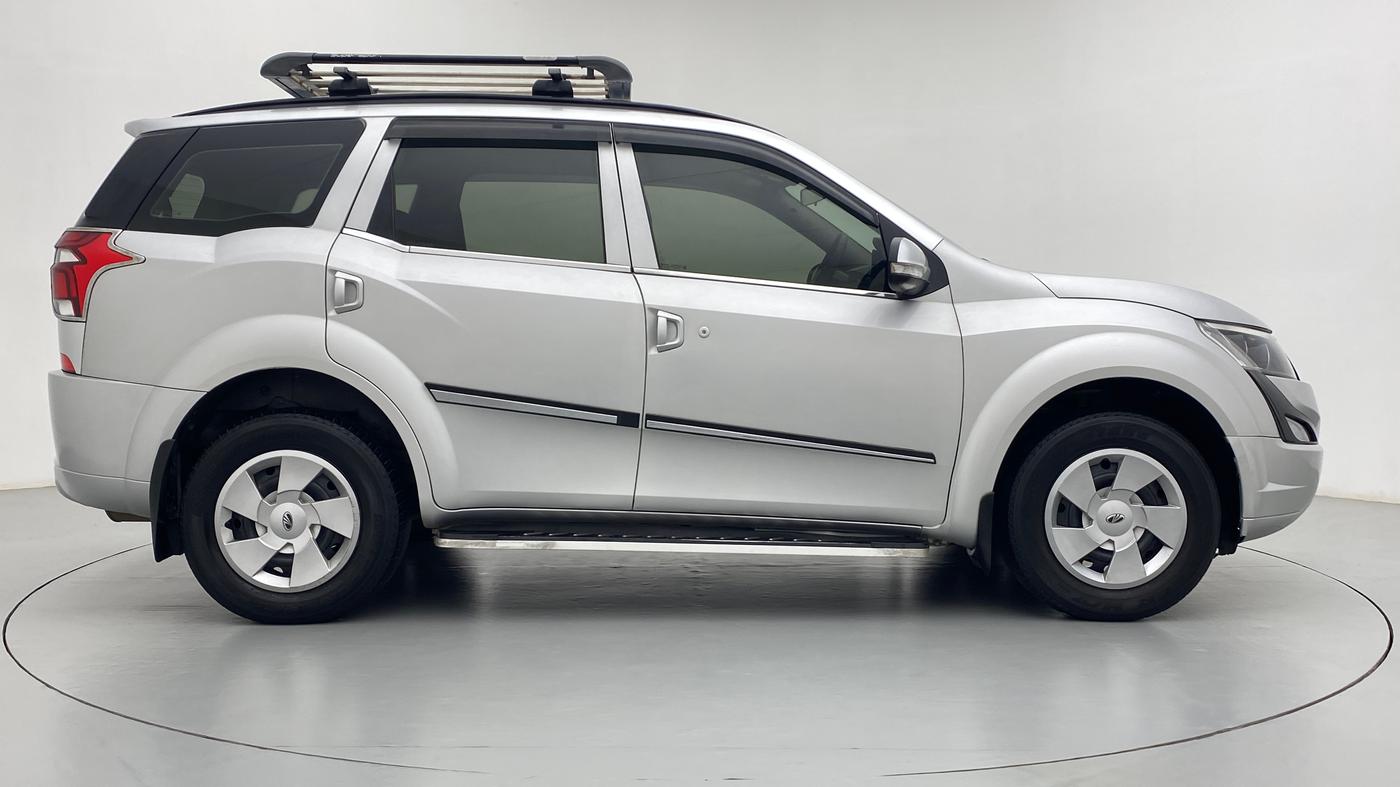 2018 Mahindra XUV500 W5 FWD, Diesel, Manual, 35,913 km, Right Side