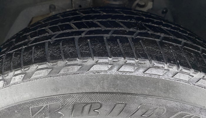 2018 Mahindra XUV500 W5 FWD, Diesel, Manual, 35,913 km, Left Front Tyre Tread