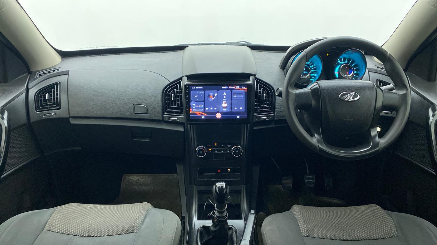 2018 Mahindra XUV500 W5 FWD, Diesel, Manual, 35,913 km, Dashboard