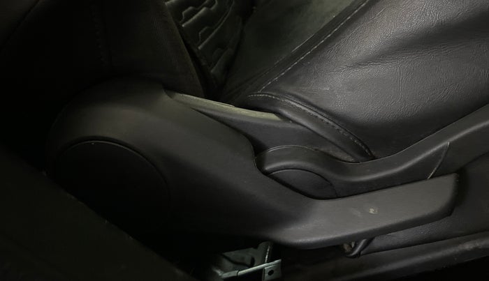 2022 Maruti Grand Vitara ZETA SMART HYBRID, Petrol, Manual, 1,13,106 km, Driver Side Adjustment Panel