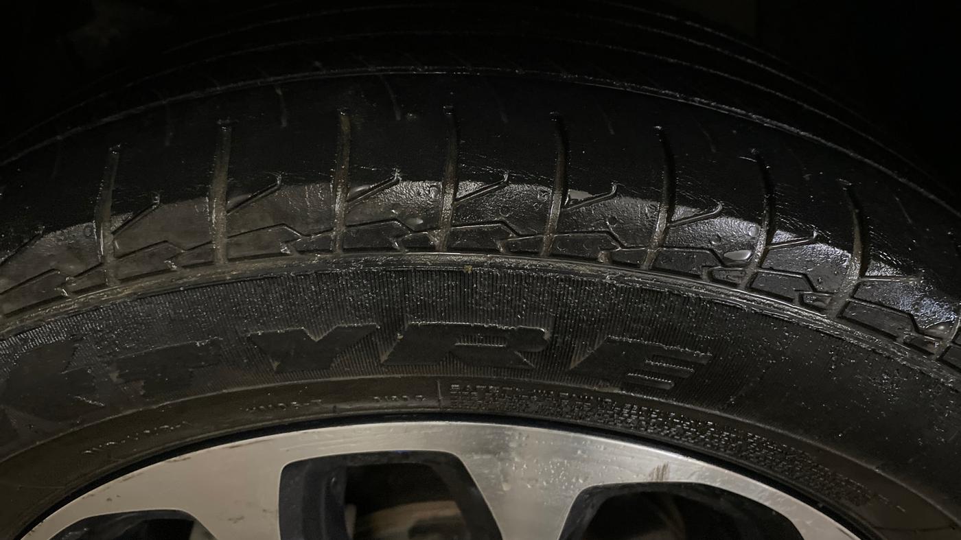 2022 Maruti Grand Vitara ZETA SMART HYBRID, Petrol, Manual, 1,13,106 km, Left Front Tyre Tread