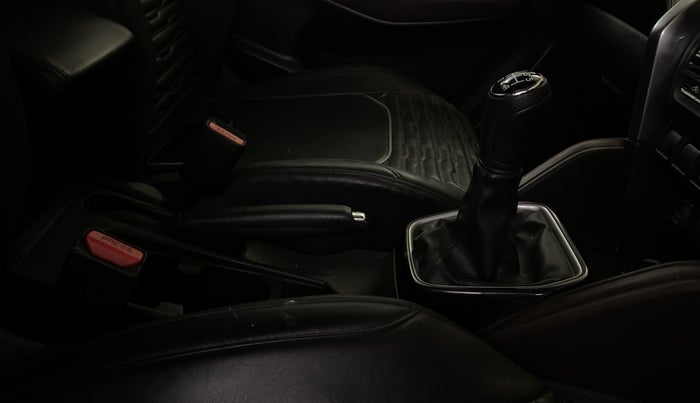 2022 Maruti Grand Vitara ZETA SMART HYBRID, Petrol, Manual, 1,13,106 km, Gear Lever