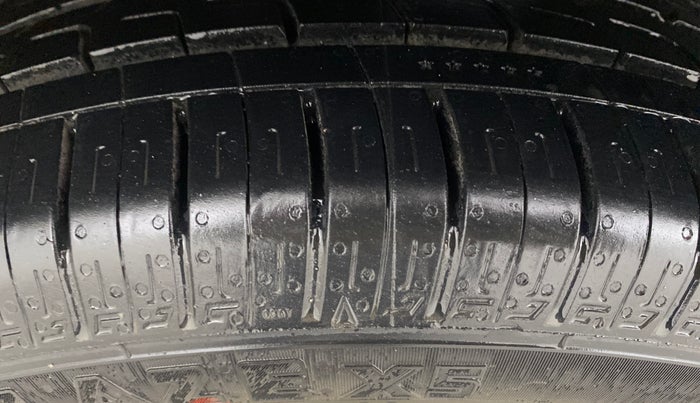 2015 Hyundai Elite i20 ASTA 1.2, Petrol, Manual, 82,017 km, Left Front Tyre Tread