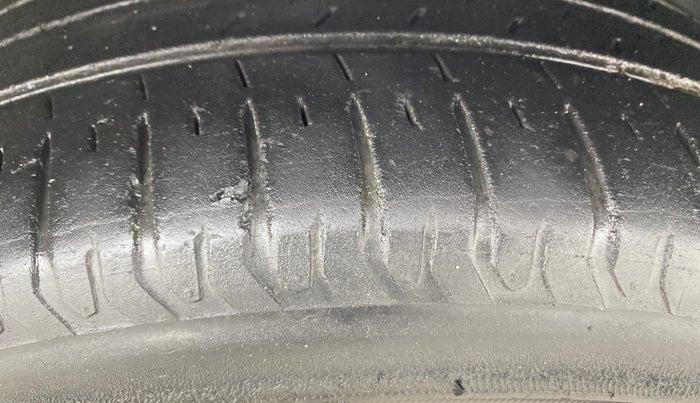 2015 Hyundai Elite i20 ASTA 1.2, Petrol, Manual, 82,017 km, Right Front Tyre Tread