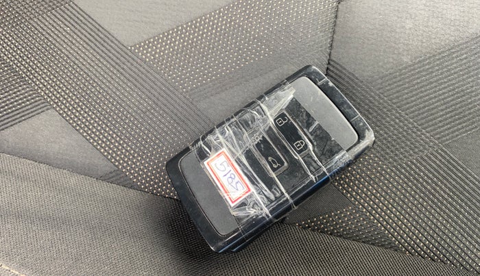 2021 Renault Kiger RXT TURBO CVT DUAL TONE, Petrol, Automatic, 38,006 km, Key Close Up