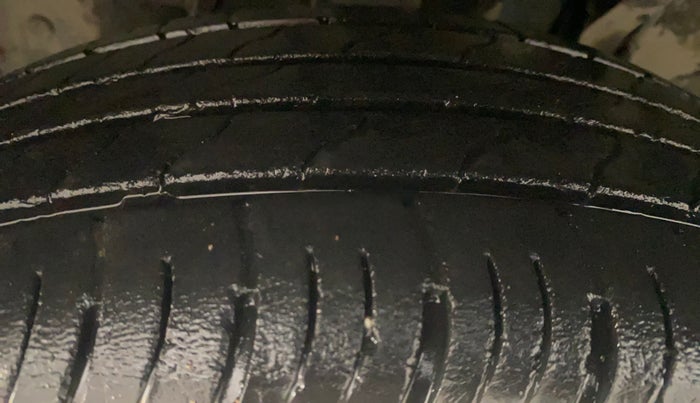 2021 Renault Kiger RXT TURBO CVT DUAL TONE, Petrol, Automatic, 38,006 km, Left Front Tyre Tread